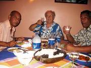 Cl�ment, Ren� et Daniel au restaurant seychellois